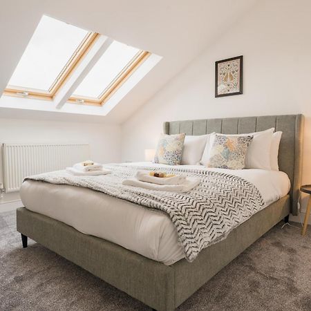 Beautifully Done 5 Bed Barn Conversion In Heswall - Sleeps Up To 10 Dış mekan fotoğraf
