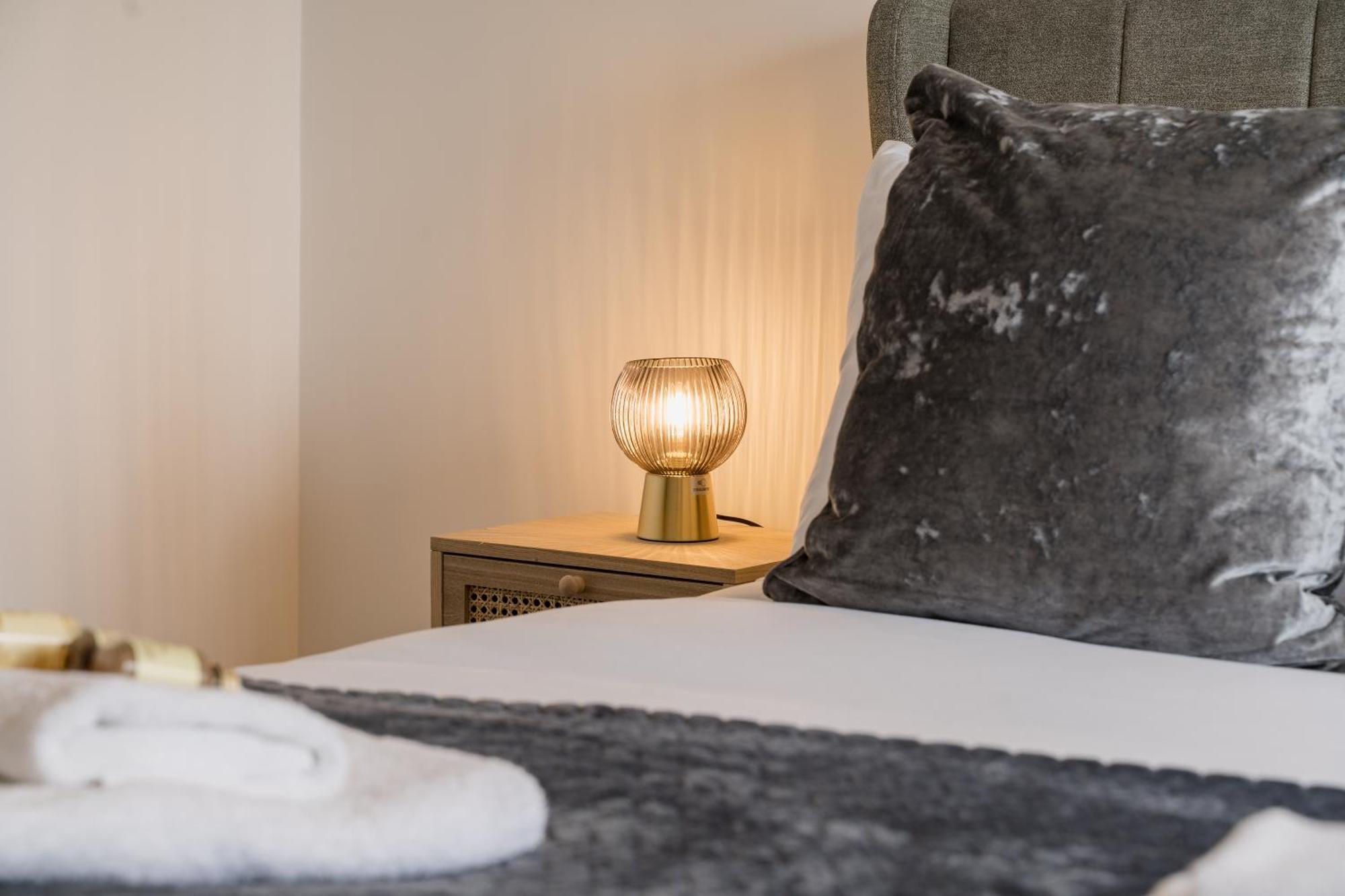 Beautifully Done 5 Bed Barn Conversion In Heswall - Sleeps Up To 10 Dış mekan fotoğraf