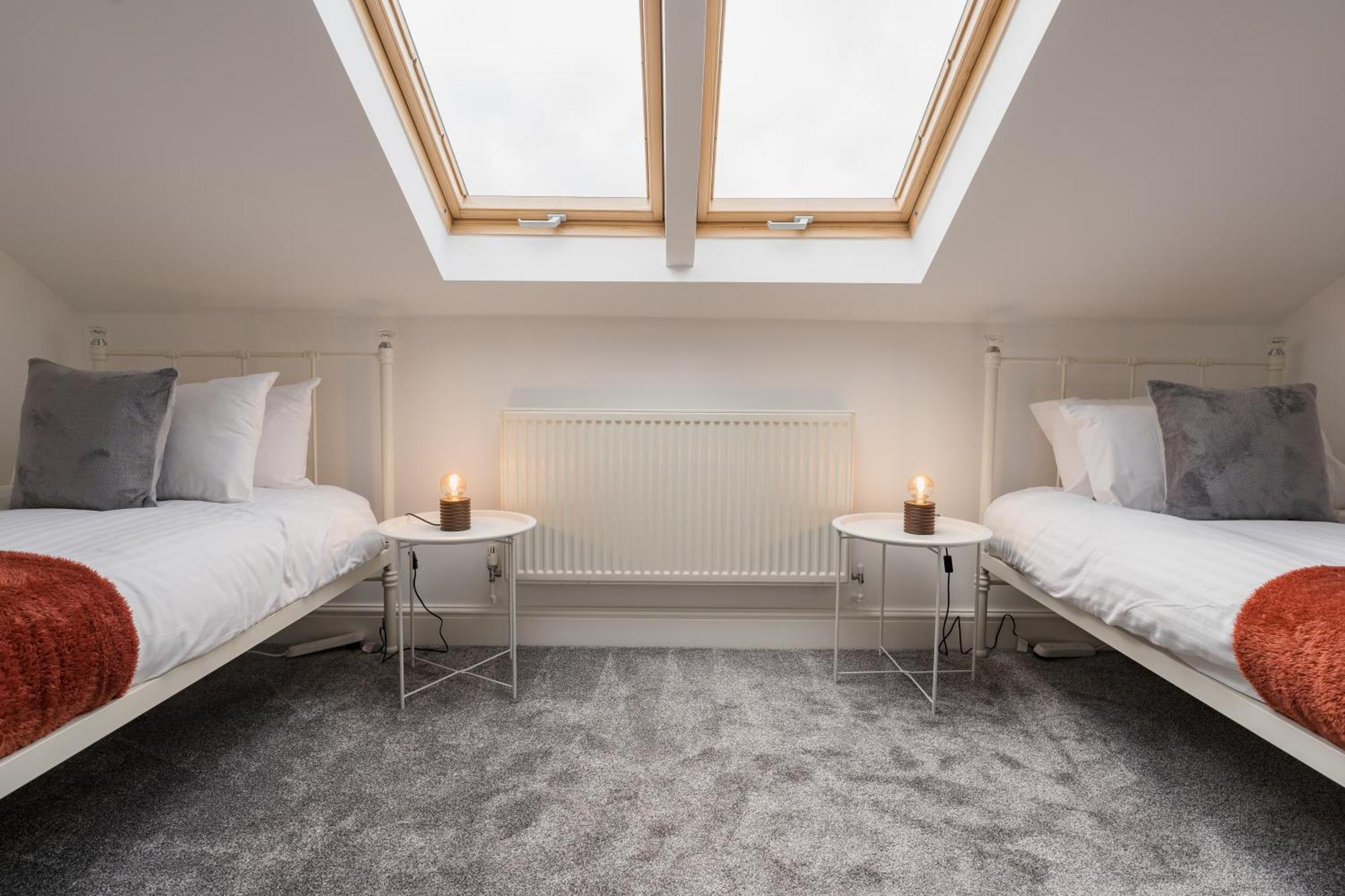 Beautifully Done 5 Bed Barn Conversion In Heswall - Sleeps Up To 10 Dış mekan fotoğraf