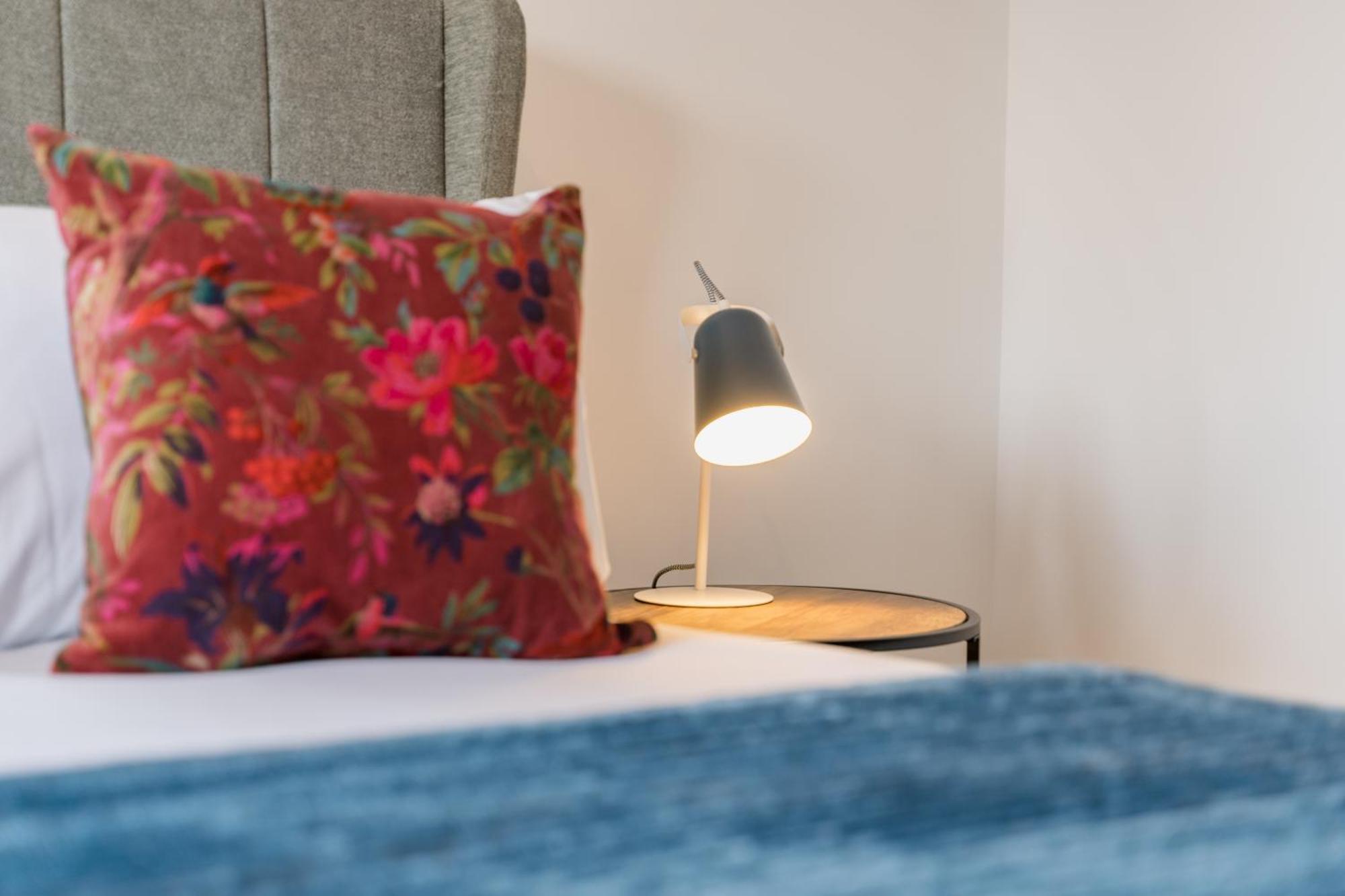 Beautifully Done 5 Bed Barn Conversion In Heswall - Sleeps Up To 10 Dış mekan fotoğraf