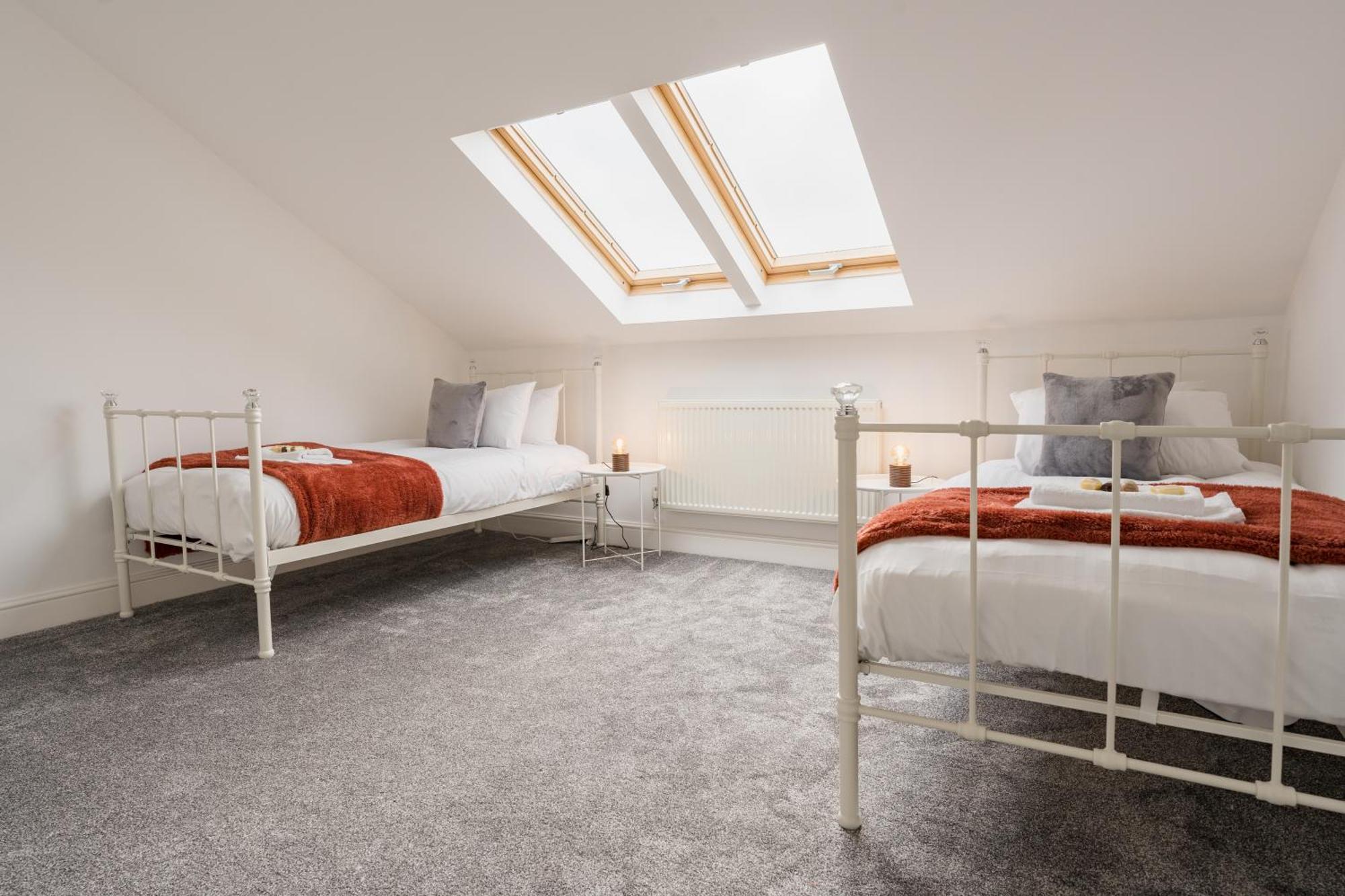 Beautifully Done 5 Bed Barn Conversion In Heswall - Sleeps Up To 10 Dış mekan fotoğraf