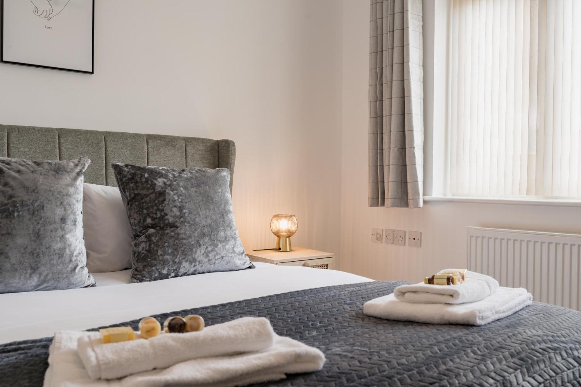Beautifully Done 5 Bed Barn Conversion In Heswall - Sleeps Up To 10 Dış mekan fotoğraf